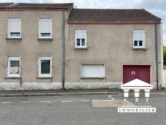 Maison à MONTCHANIN