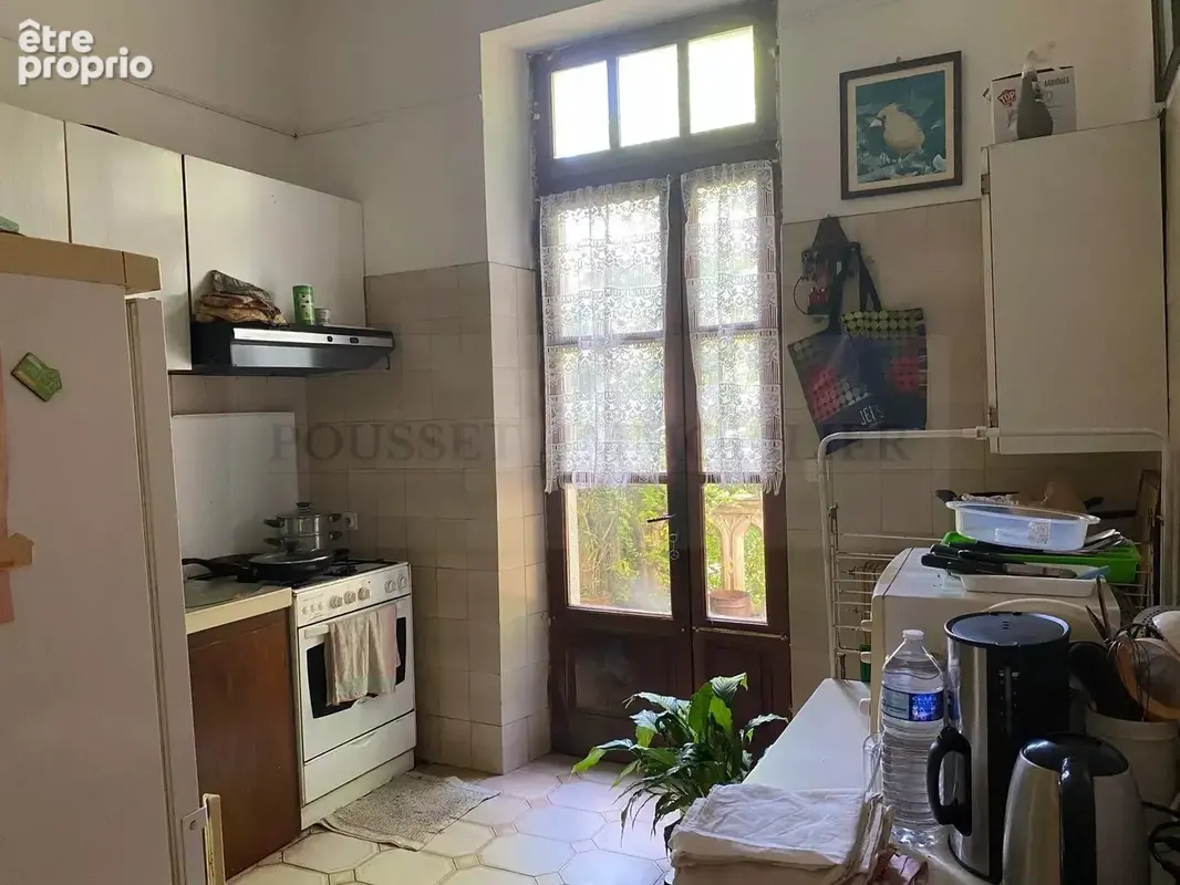 Propriété en pierre du XVIIIe siècle de 540 m² avec dépendances et jardin de 1989 m². - photo 10