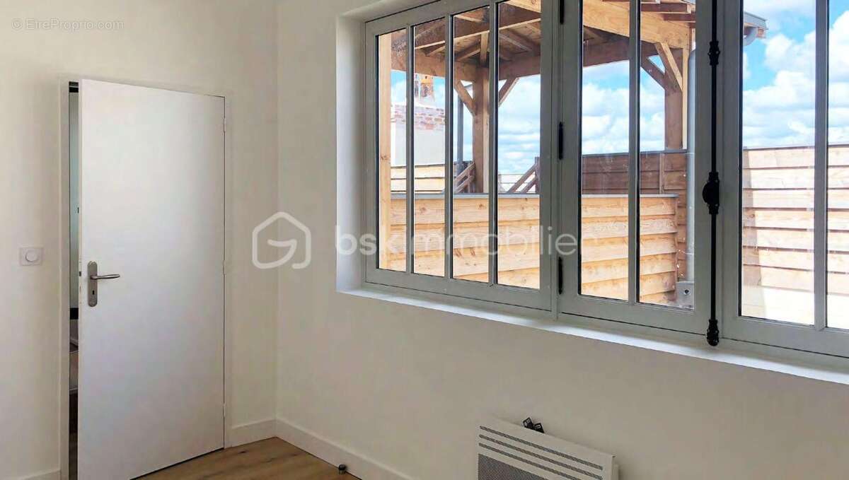 Bel appartement T3 de 55m2 avec rooftop privatif de 43m2 sans vis-à-vis+ une surface de 30m2 inférieure à 1,80 à Bordeaux - photo 4