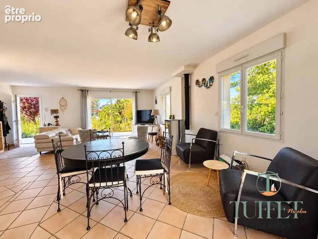 Maison 9 pièces 192 m² à vendre à Saint-Sulpice-De-Royan (17200) - photo 6