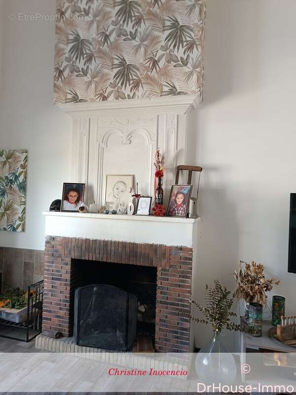 Maison à MONTLIEU-LA-GARDE