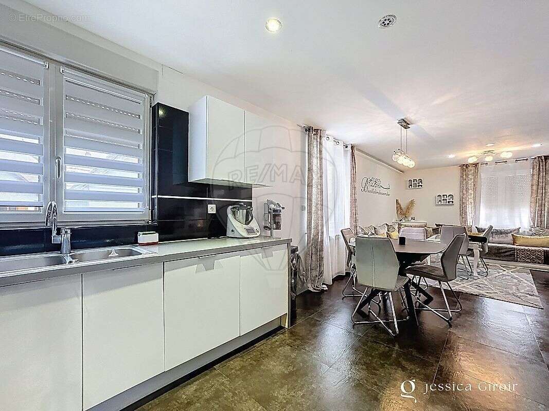 Maison à SAINTE-CROIX-EN-PLAINE