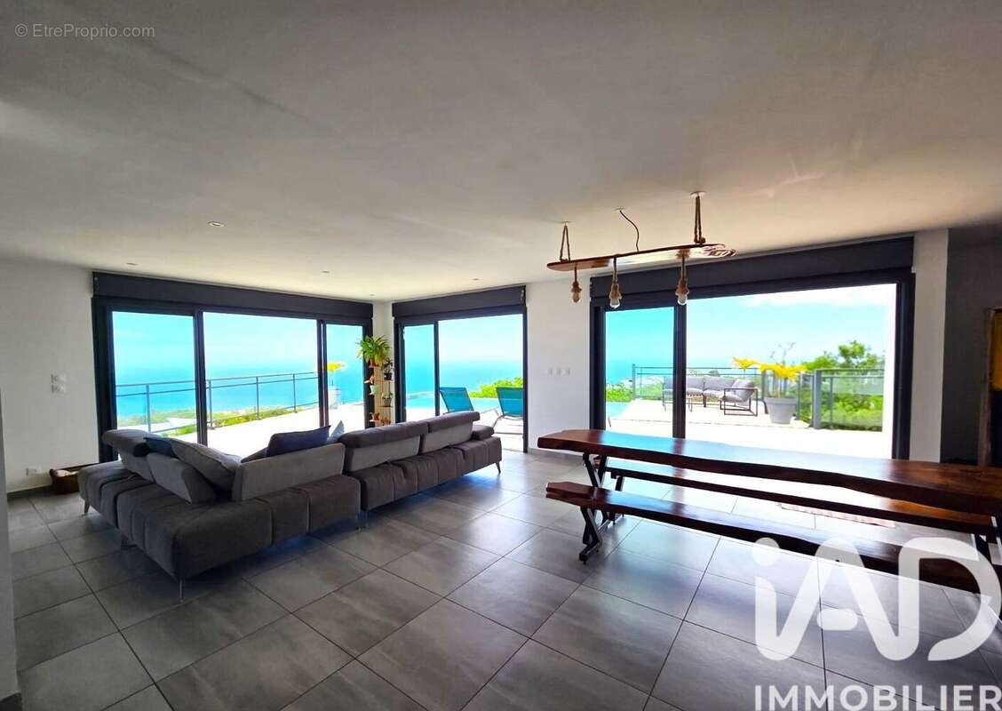 Maison 422 m² à Petite-Ile  - photo 2