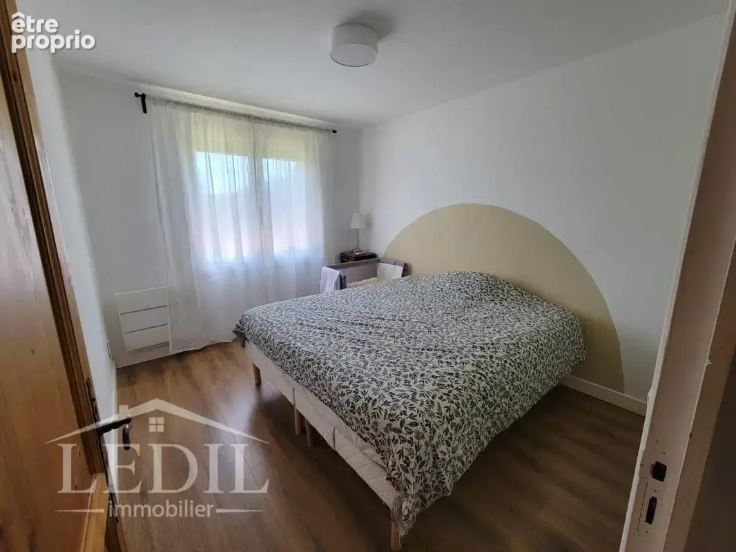 Maison lumineuse avec jardin arboré de 2 839 m² - photo 4