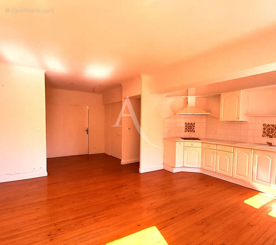 Maison à VILLENEUVE-DE-MARSAN