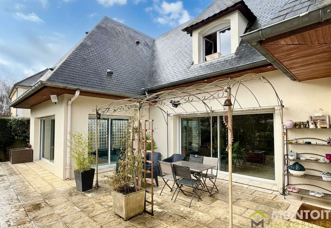 Maison à THIAIS