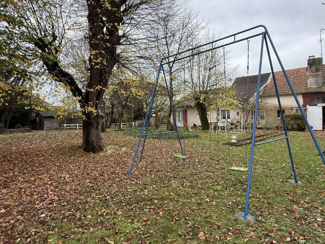 Maison à VILLENEUVE-L'ARCHEVEQUE