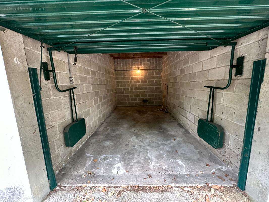 Parking à SAINT-QUENTIN