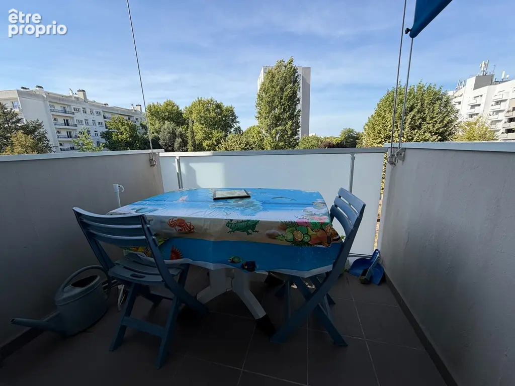 Le Bouscat - Appartement T4 de 70 m² avec terrasse, box de garage et cave - photo 3