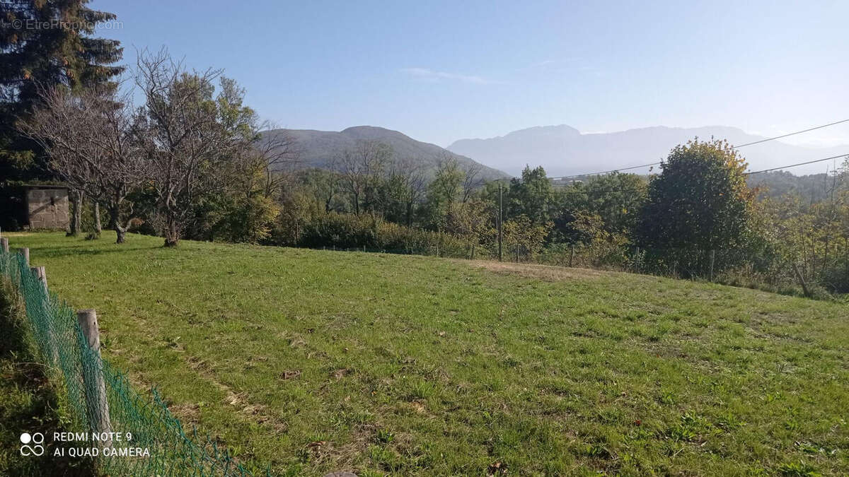 Terrain à APPRIEU