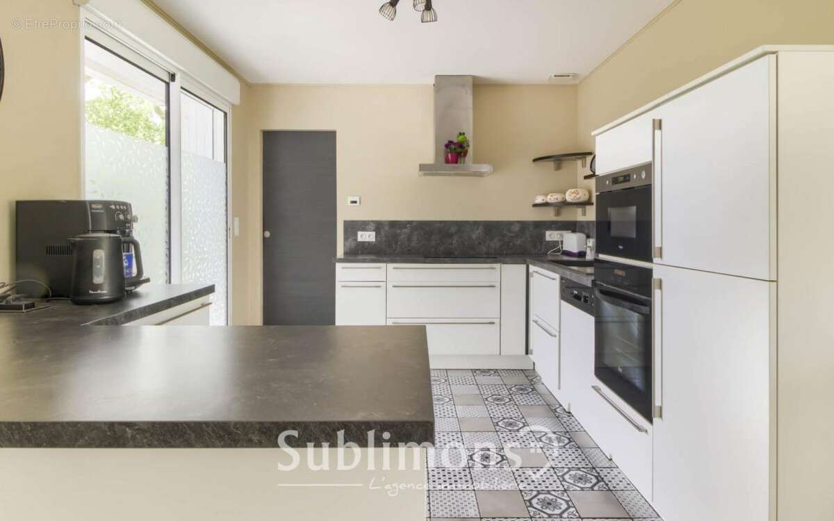 Maison à LA CHAPELLE-DES-MARAIS