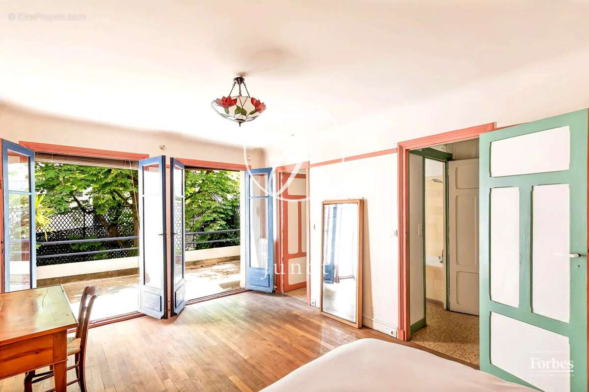 Maison à PARIS-18E