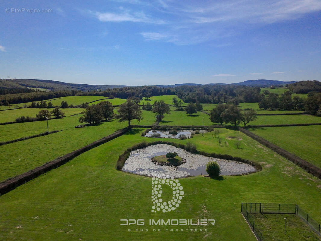 Maison à SAINT-MARCELIN-DE-CRAY