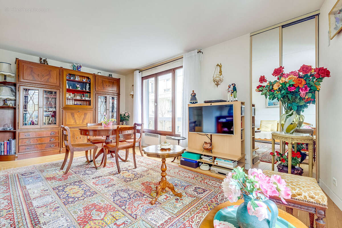 Appartement à PARIS-20E