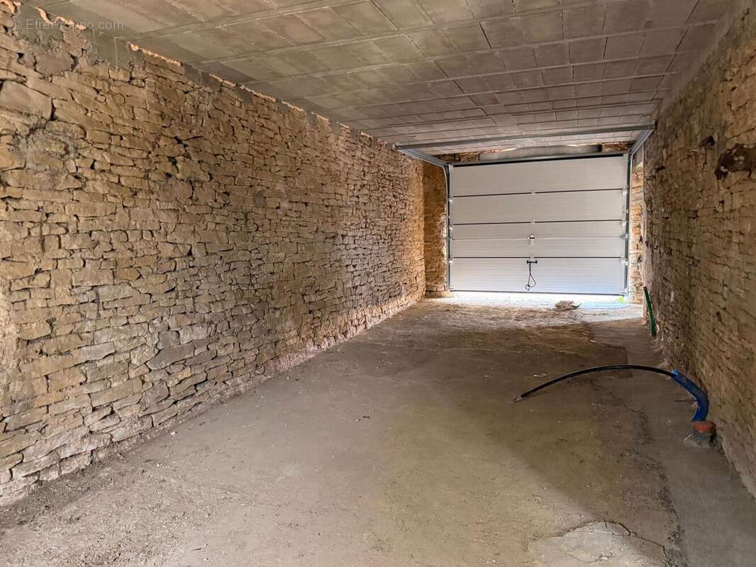 Maison 200 m² à Montarlot-Les-Rioz  - photo 7