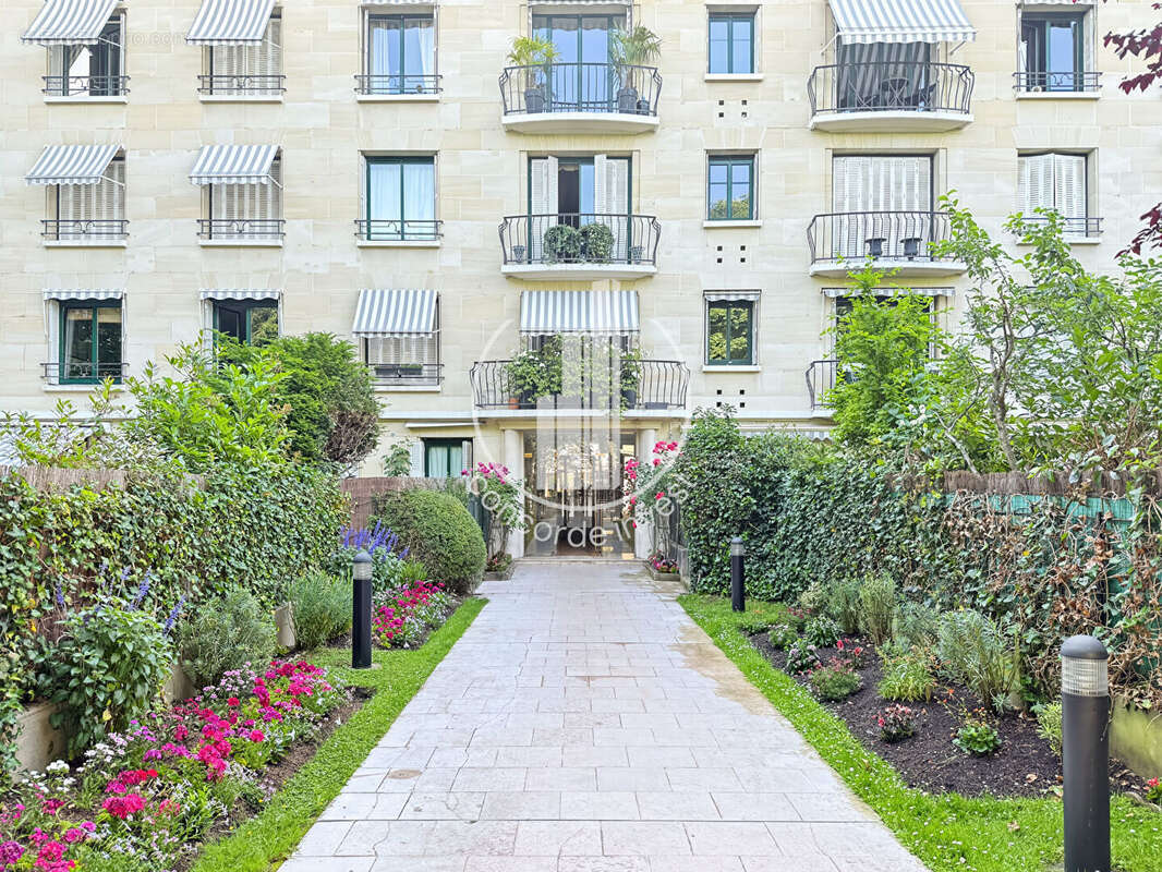 Appartement à NEUILLY-SUR-SEINE