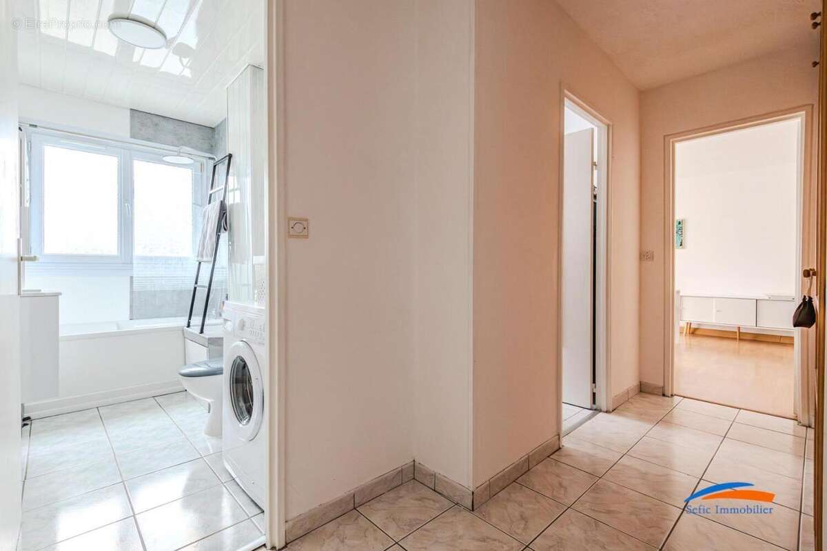   - Appartement à REIMS