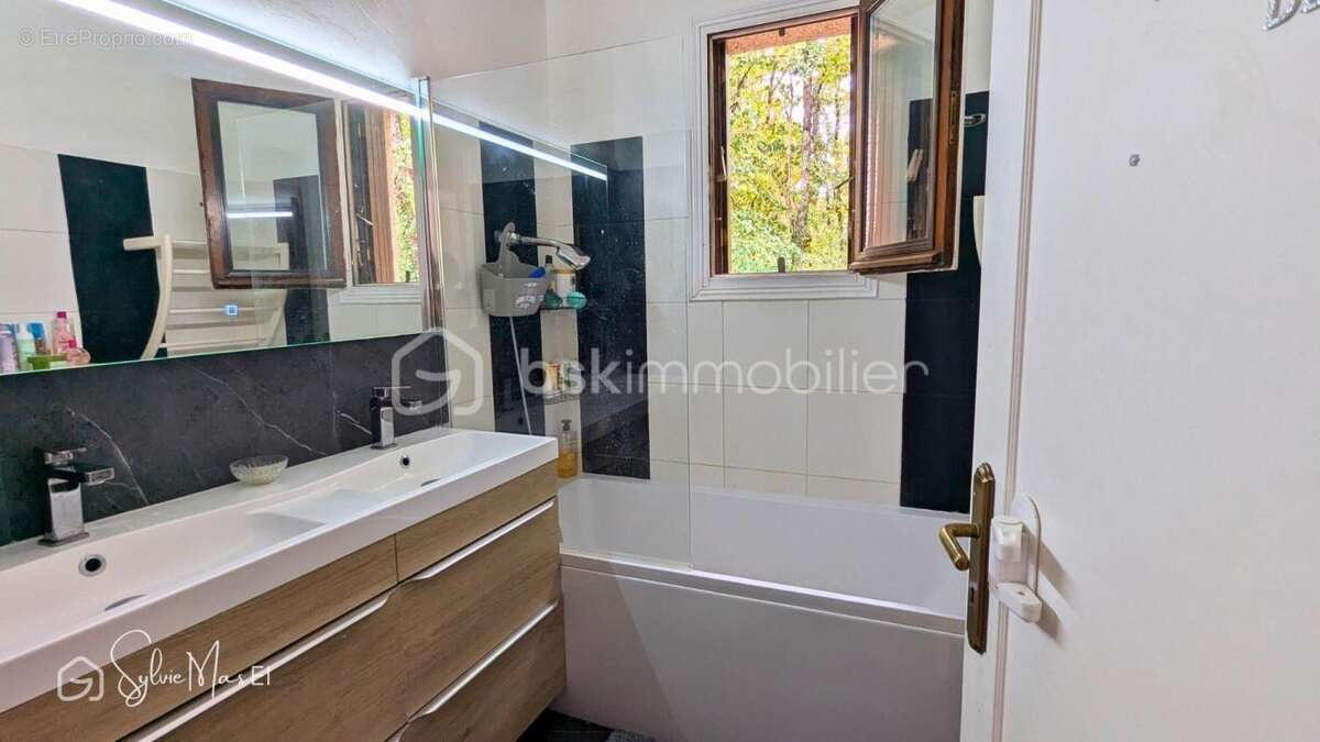 Maison 5 chambres - jardin 3320 m2 - photo 8