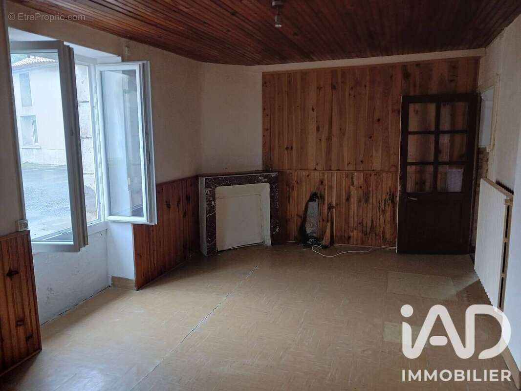 Maison 60 m² à Usson-Du-Poitou  - photo 3