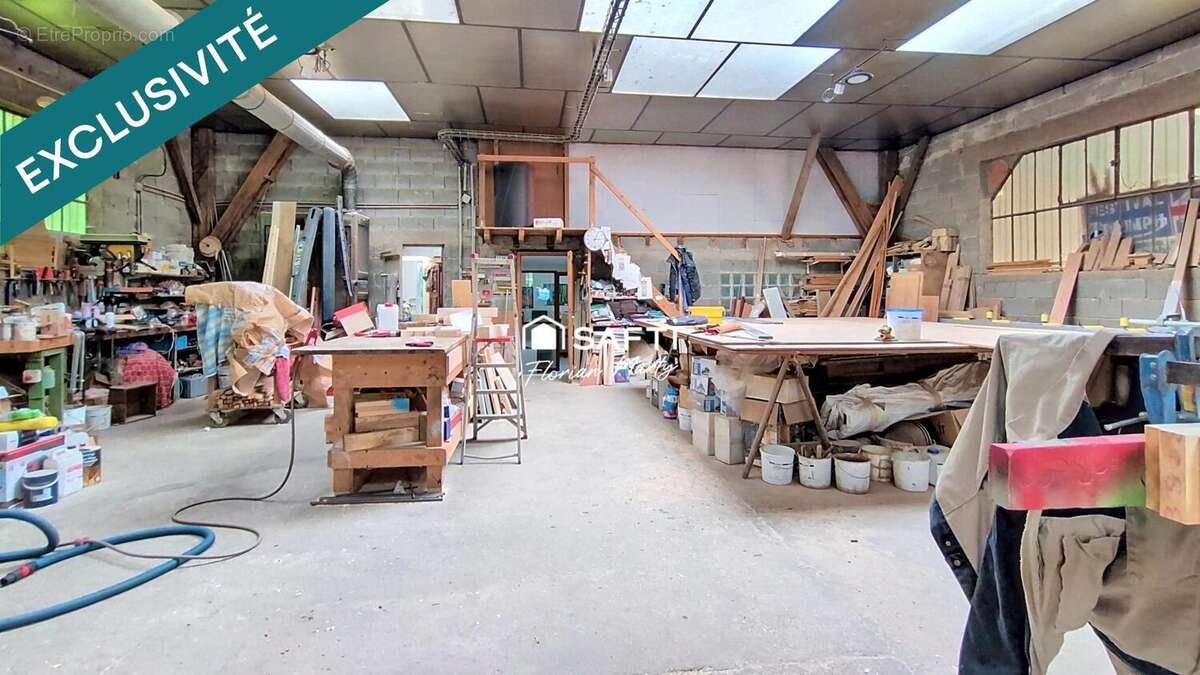 Photo 2 - Commerce à LE MAS-D'AZIL