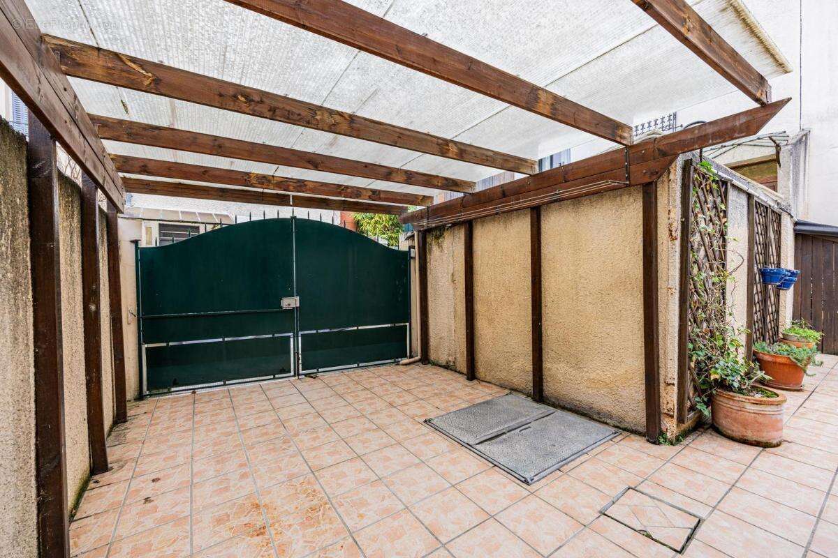 Maison à LA GARENNE-COLOMBES