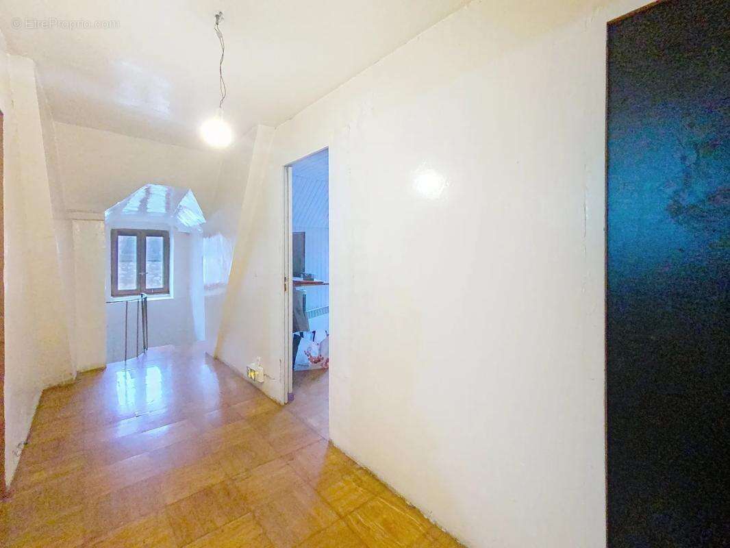 Maison à MELZ-SUR-SEINE