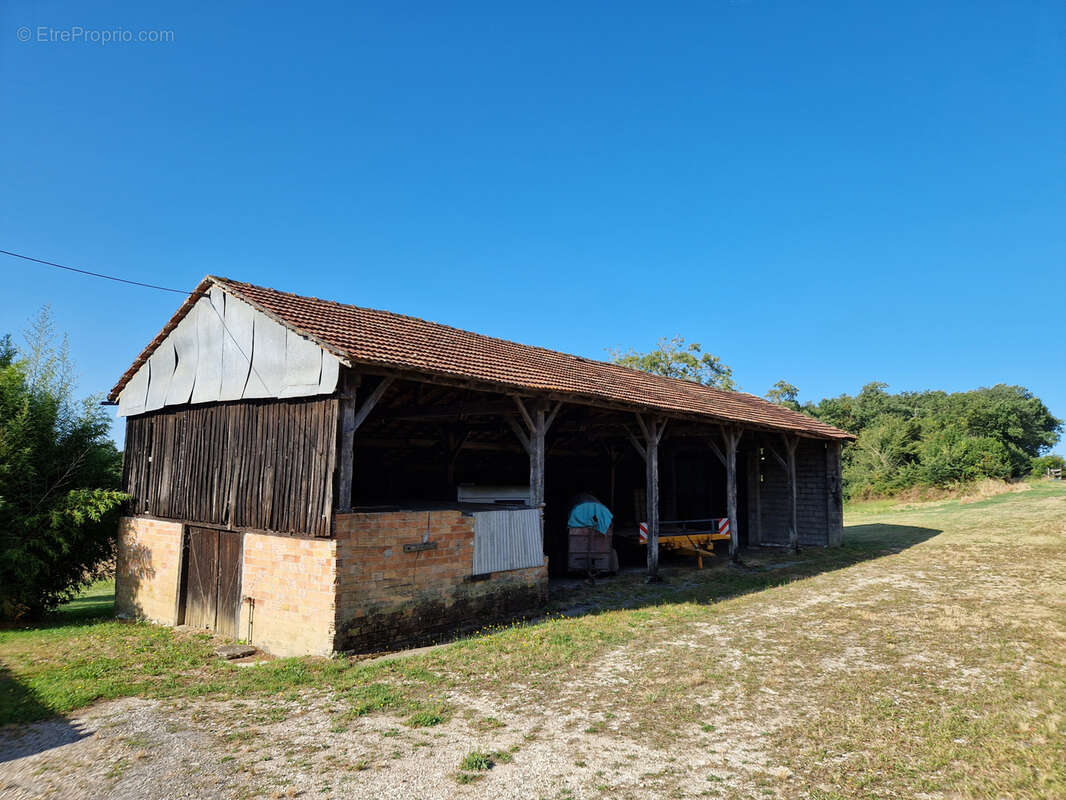 Proche VILLERÉAL, EN PLEINE CAMPAGNE, ancienne ferme à rénover...potentiel intéressant ! - photo 17