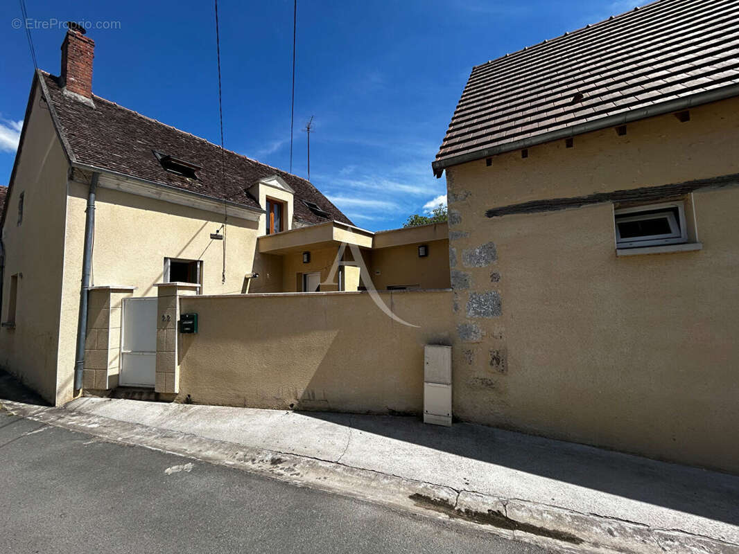 Maison à CONTRES