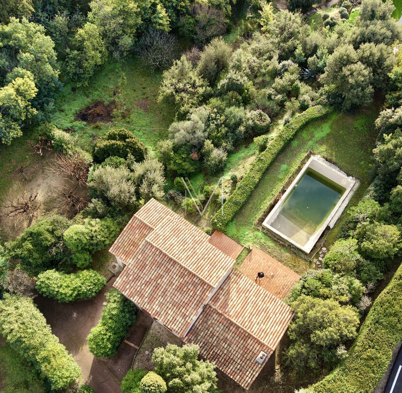 Maison de famille vue mer domaine de beauvallon a grimaud a renover - photo 9