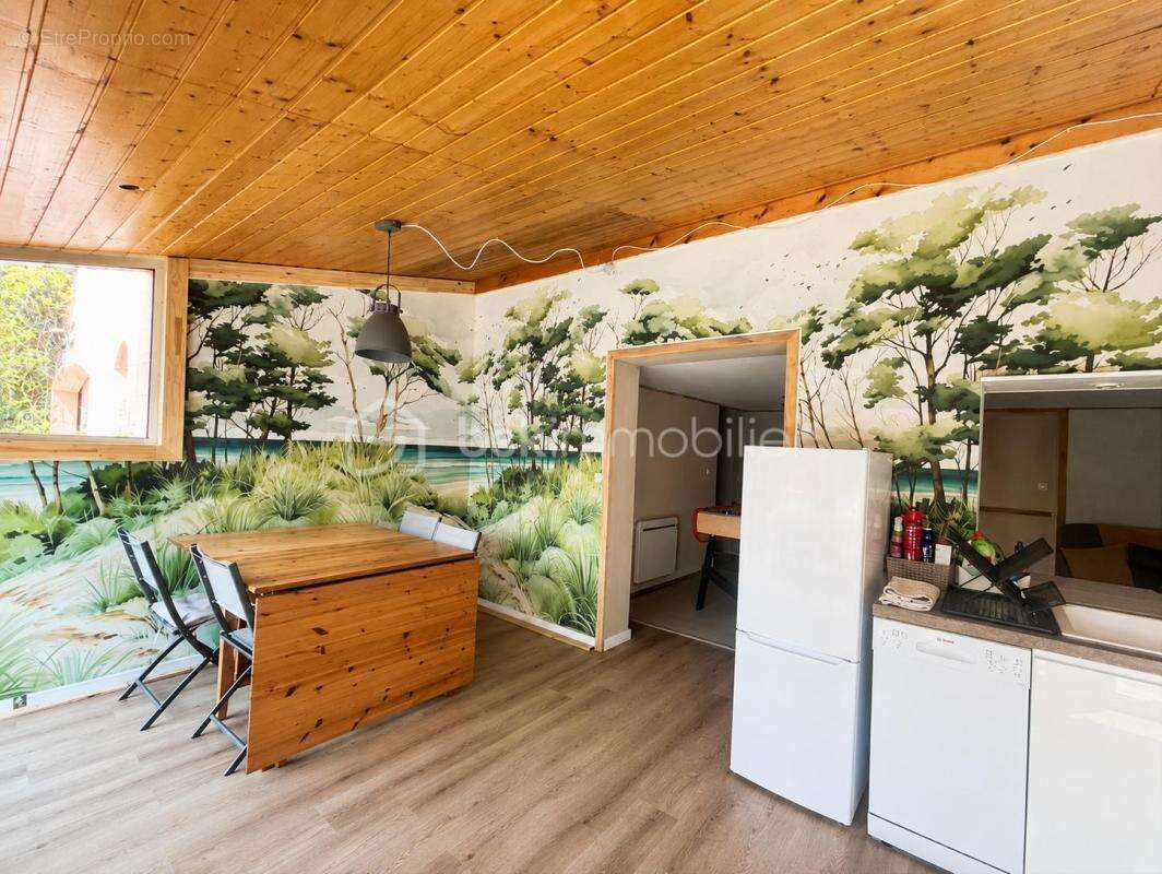 Propriété familiale de 211 m² avec piscine et espace indépendant - photo 6