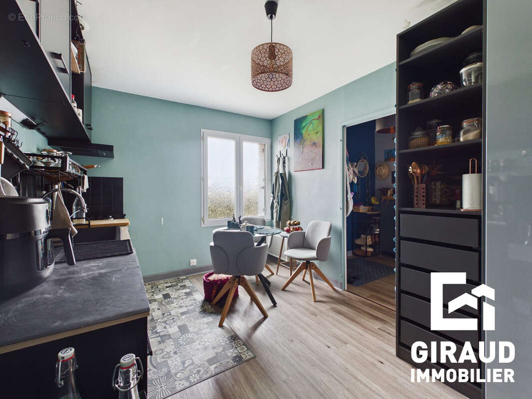 Maison à LOGE-FOUGEREUSE