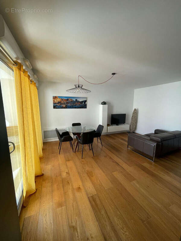 Appartement à AURIOL