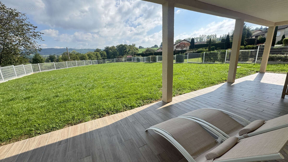 Photo 2 - Maison à COMBRE