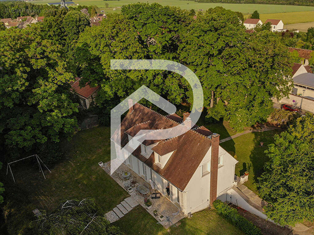 Maison à LIVERDY-EN-BRIE