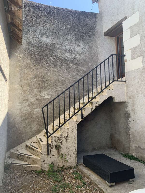 Maison à CHARGE