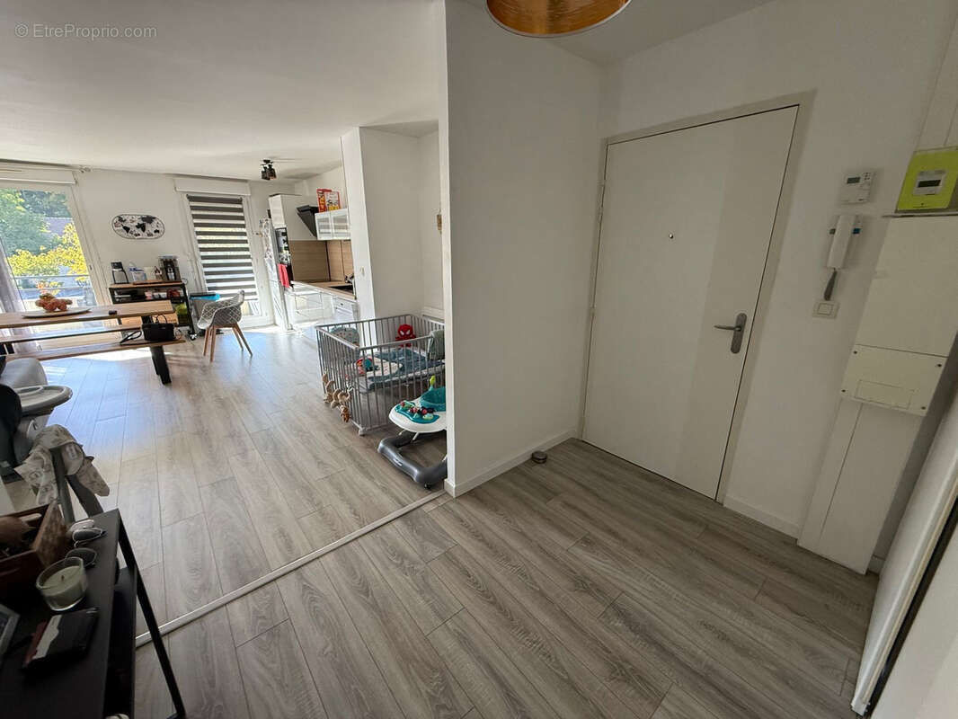 Appartement à LEVES