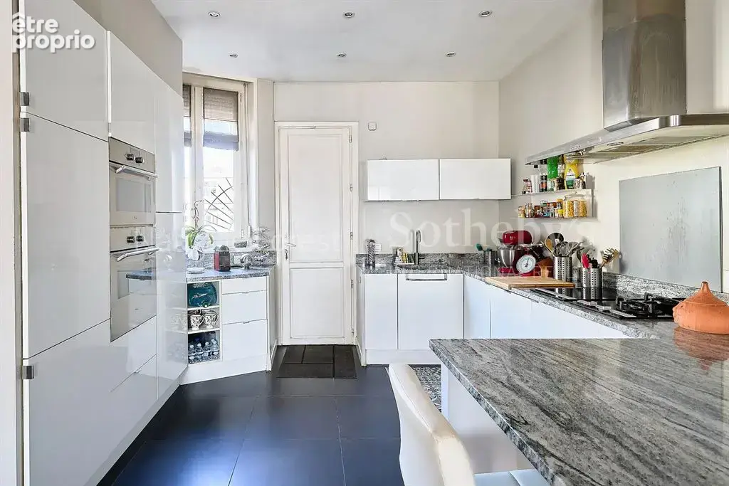 Rue de valmy / dernier etage familial 3 chambres, 1 bureau et vue sur beffroi de lille ! - photo 7