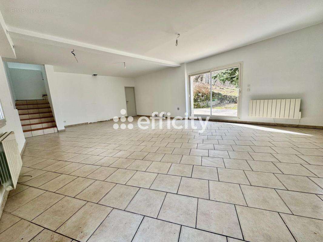 Maison 178 m² à Thiers  - photo 3
