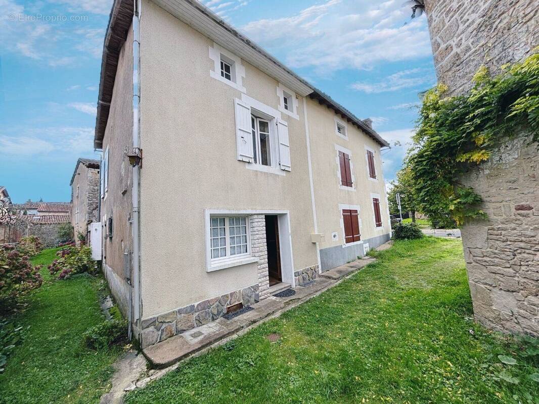 Maison à BENEST