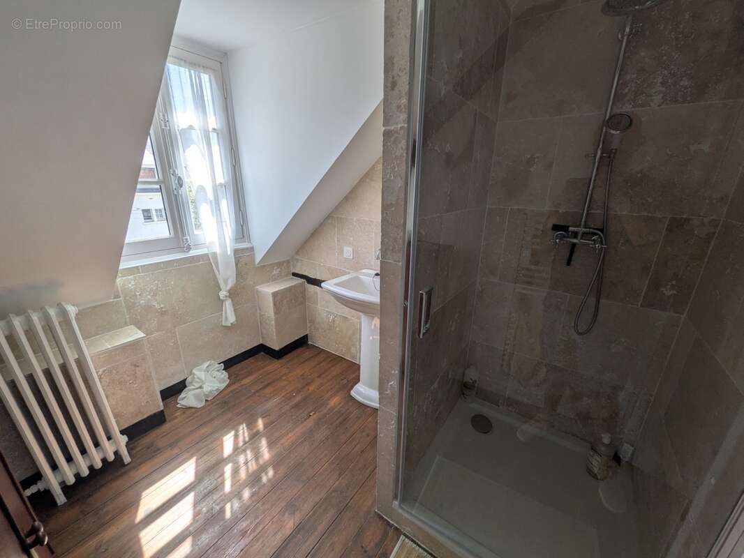 Guemene sur scorff maison bourgeoise  7 pièces 185 m² environ avec garage et dépendances,un puits une parcelle de 3706m² - photo 18