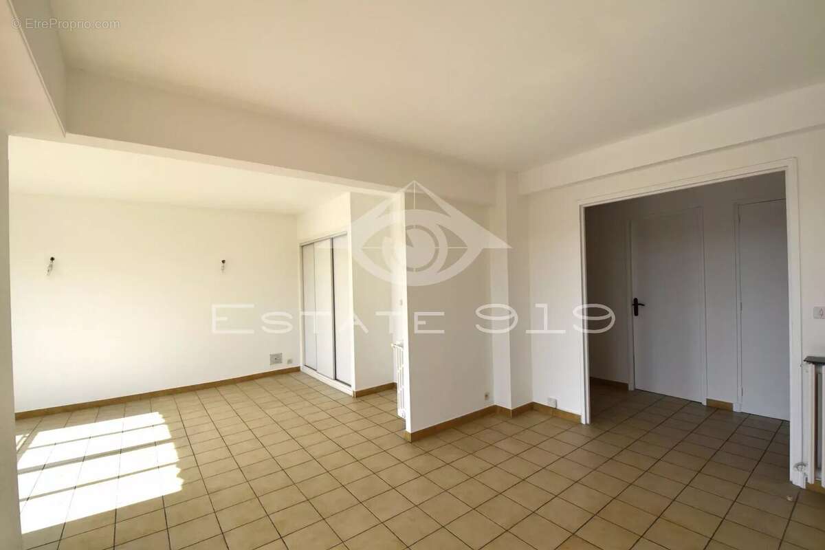 Appartement à LE CANNET