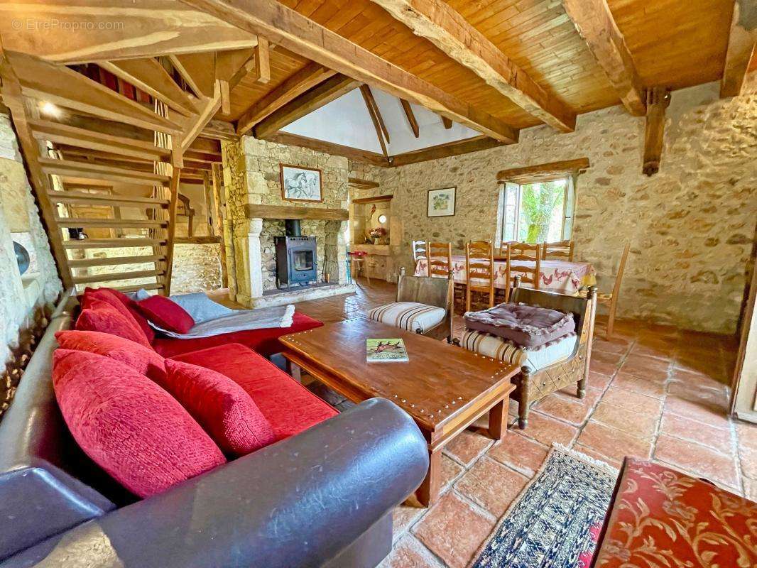 Maison à MAUZENS-ET-MIREMONT