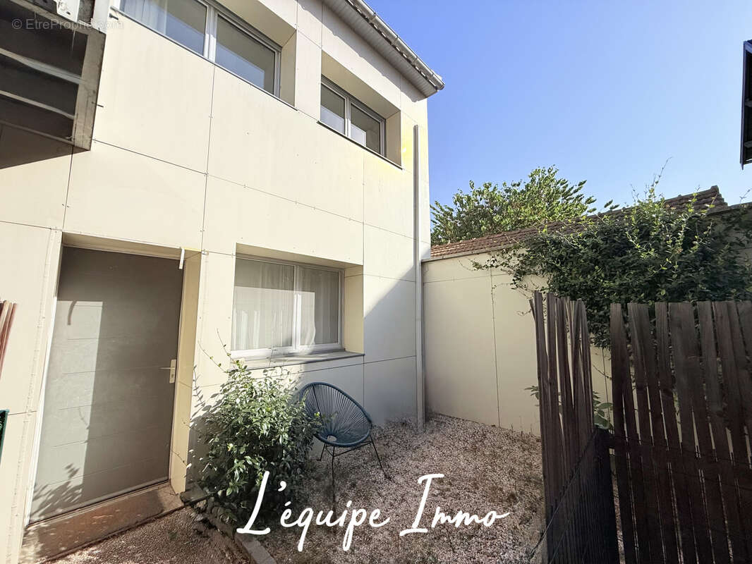 Coeur Sept Deniers- Maison Duplex T2 de 45 m2 avec parking et jardin. - photo 6