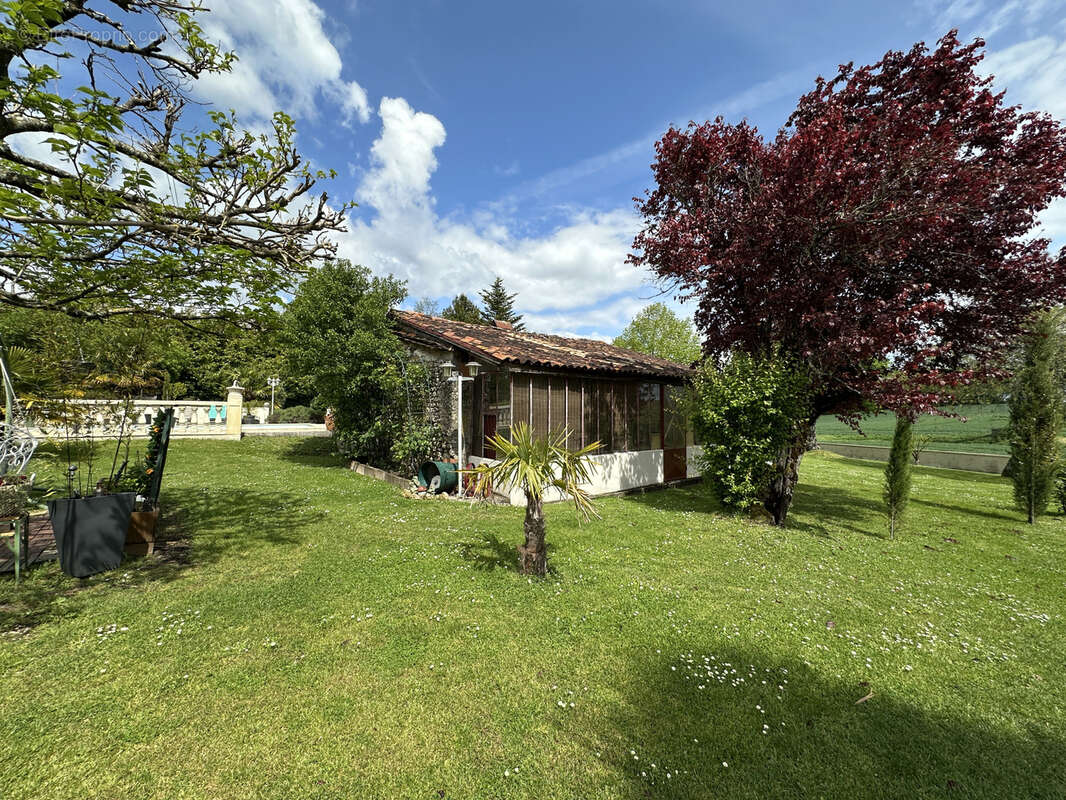Maison à CHALLIGNAC