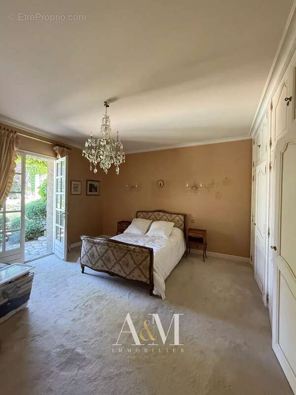 Villa T6 de 275 m² + sous-sol 180 m²/ 2548m² - photo 16