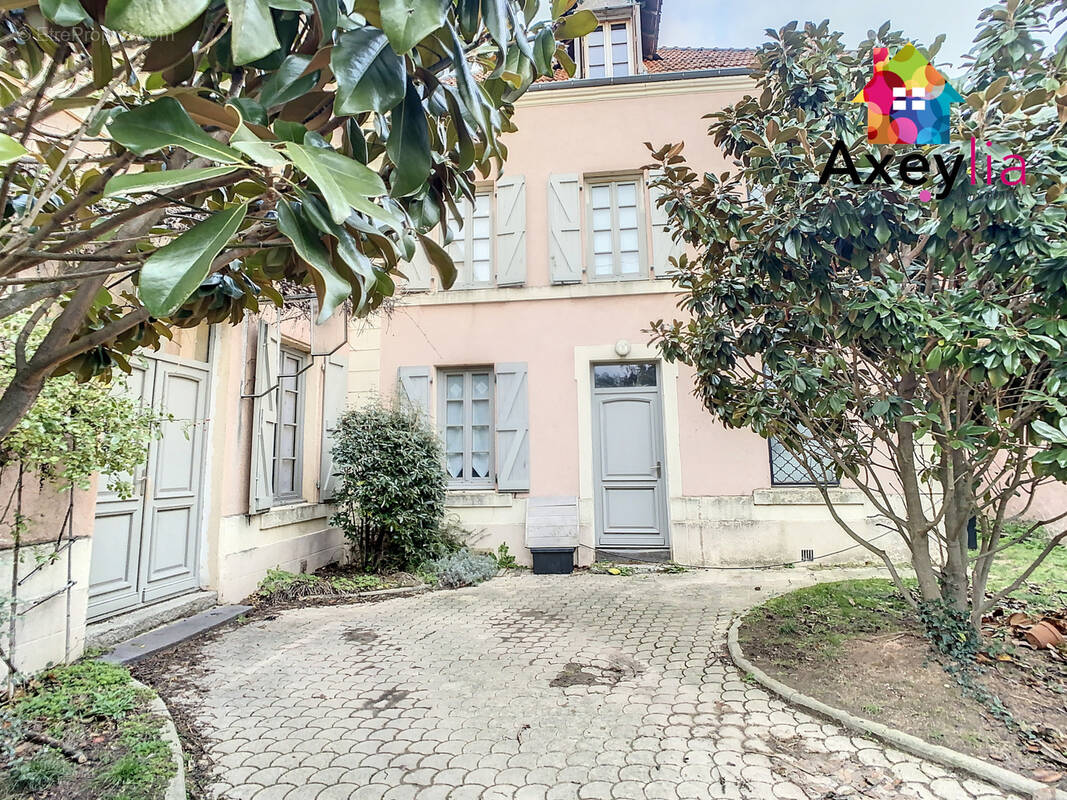 Maison à SAINT-HAON-LE-CHATEL