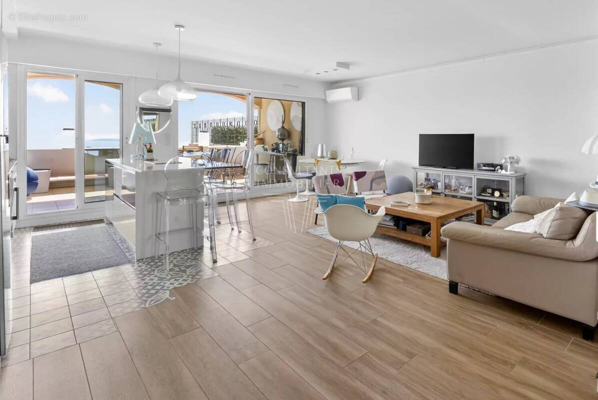 Appartement à MANDELIEU-LA-NAPOULE