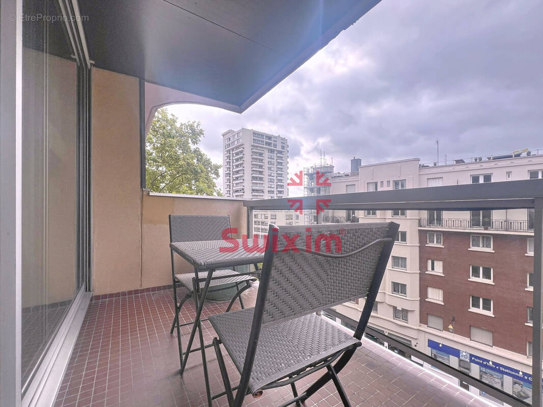 Appartement à COURBEVOIE
