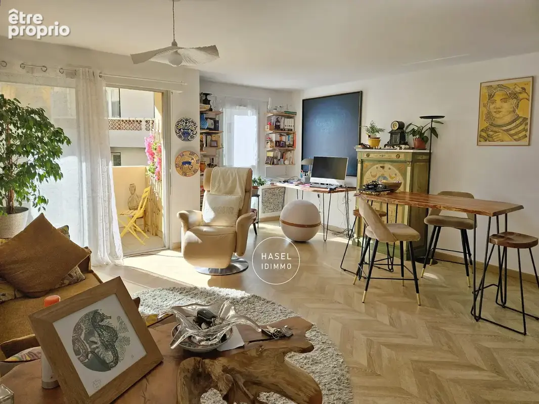 Sète centre ville, beau T2 de 51 m2 entièrement refait, avec balcon et loggia fermée - photo 2