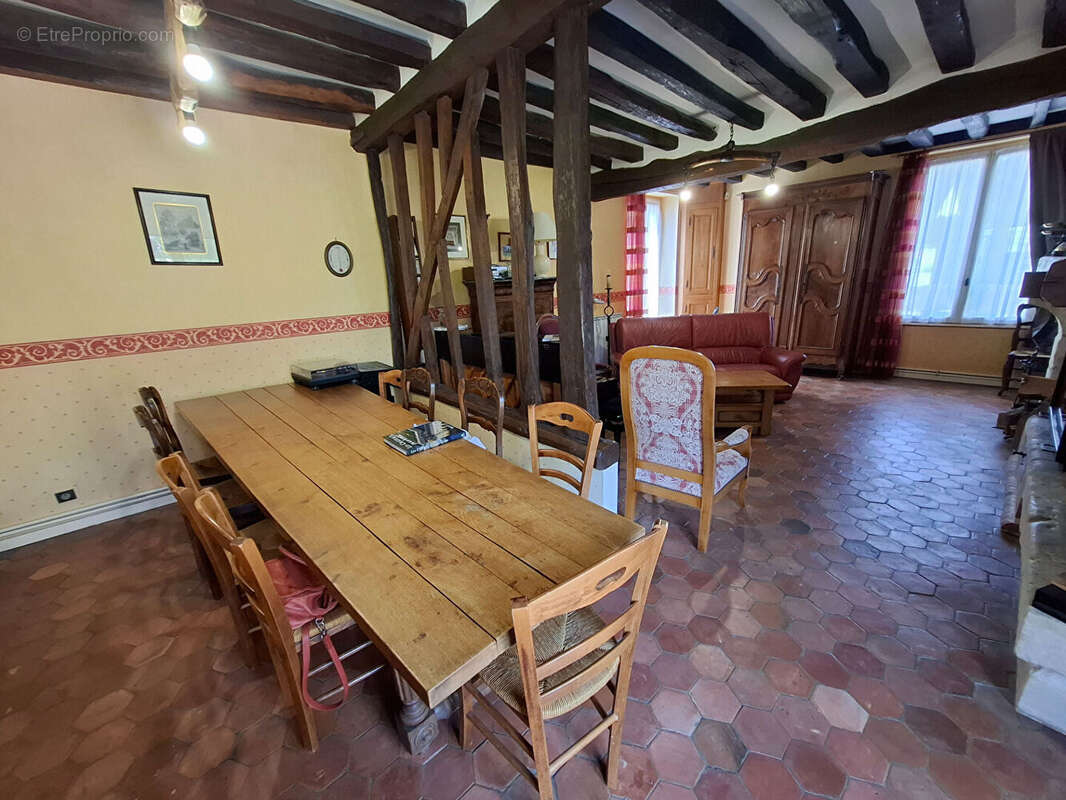 Maison à SAINTE-GENEVIEVE